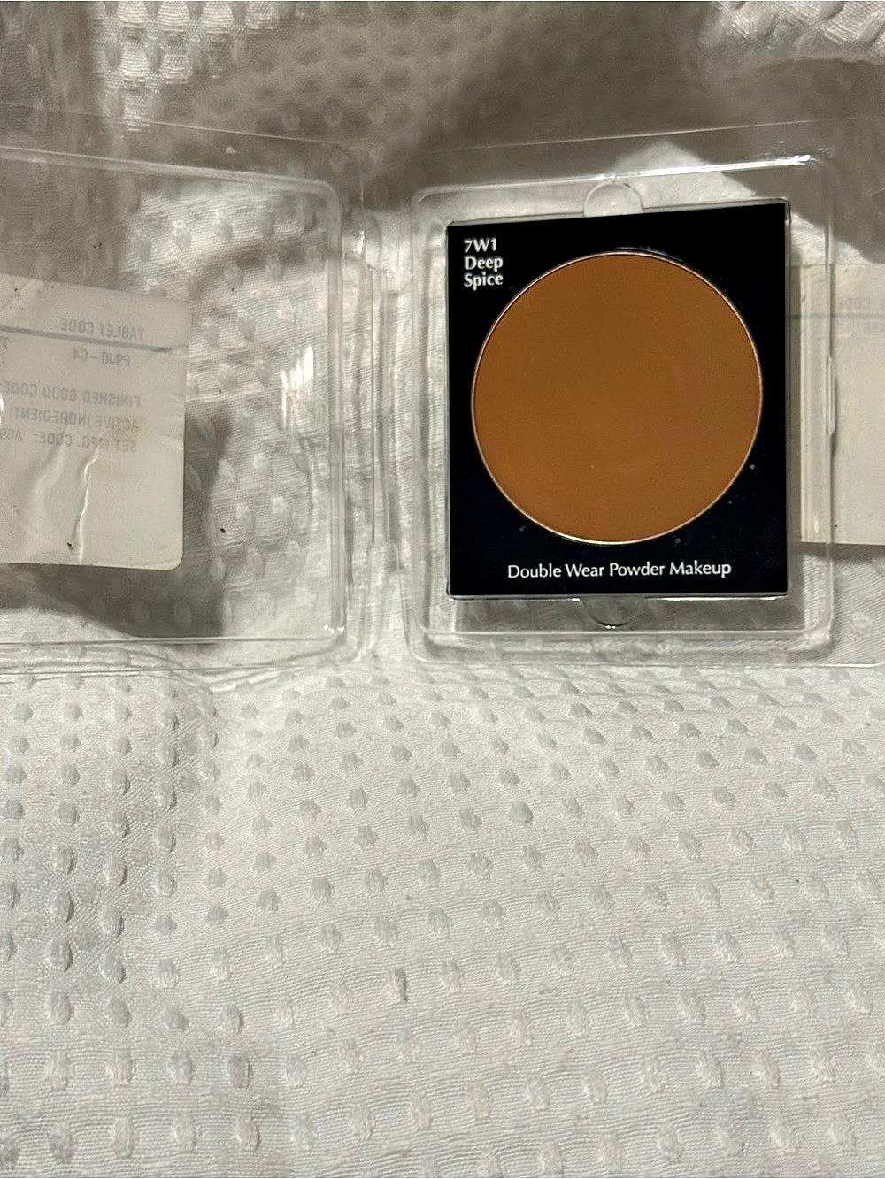 7W1 Deep Spice Estee Lauder
Double Wear Powder Foundation refill new